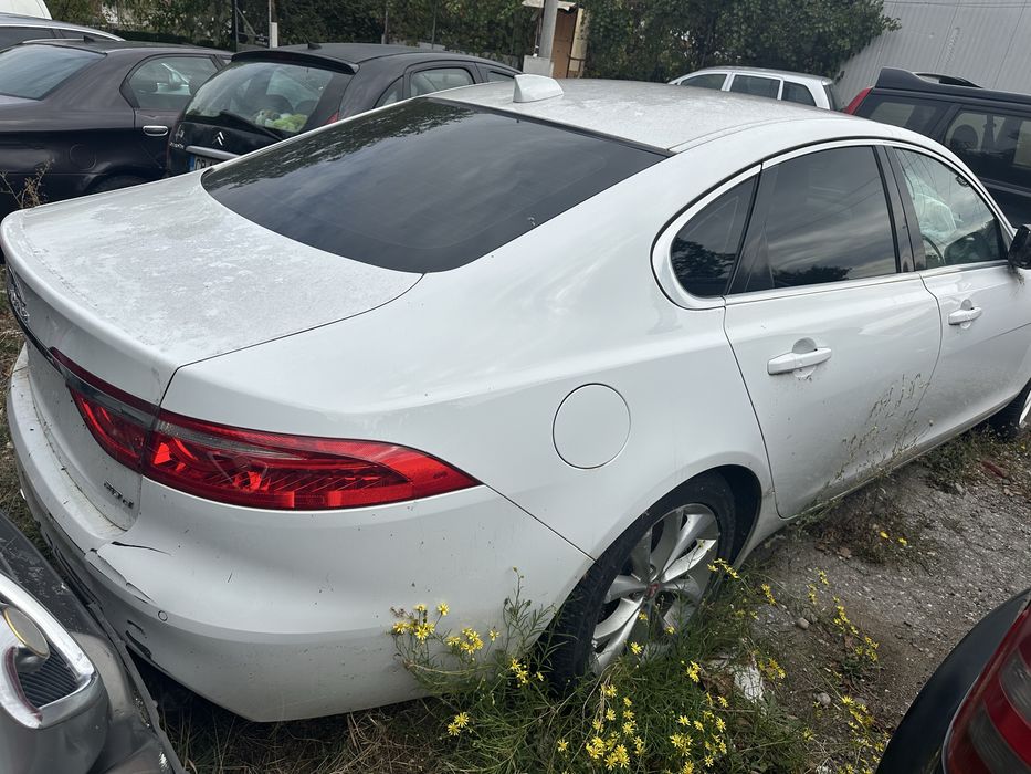 Jaguar XF на части