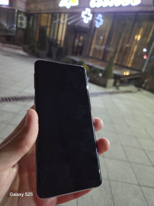 Продам Samsung s10