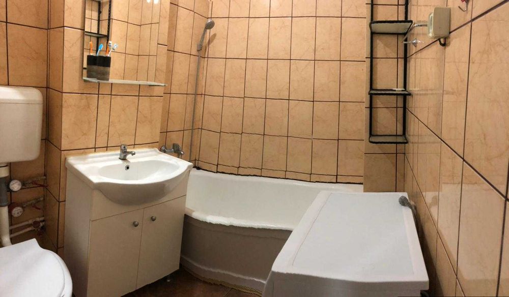 Inchiriez garsoniera Militari Gorjului
