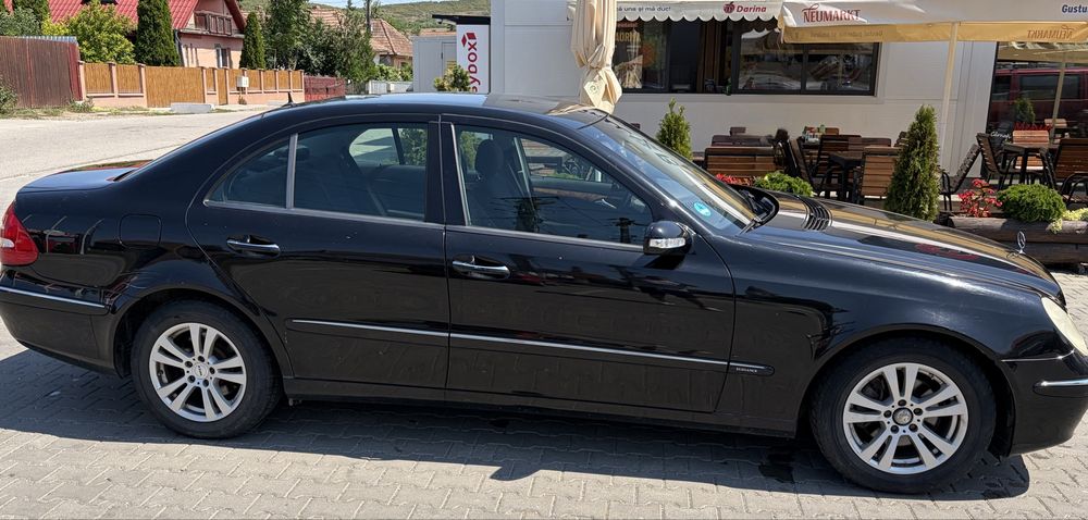 Mercedes Benz E220