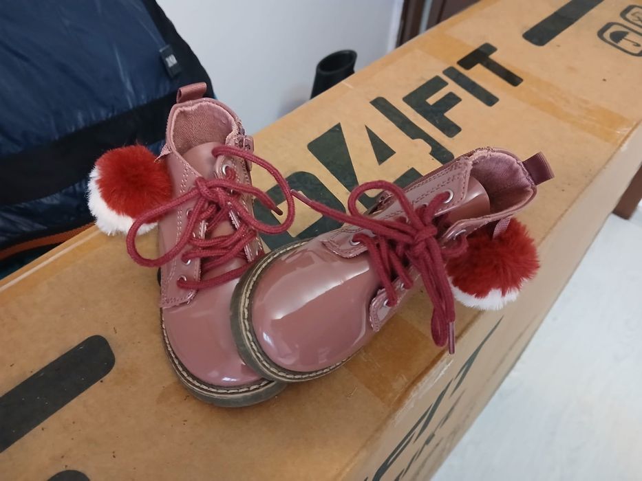 Ghete Zara pentru fete