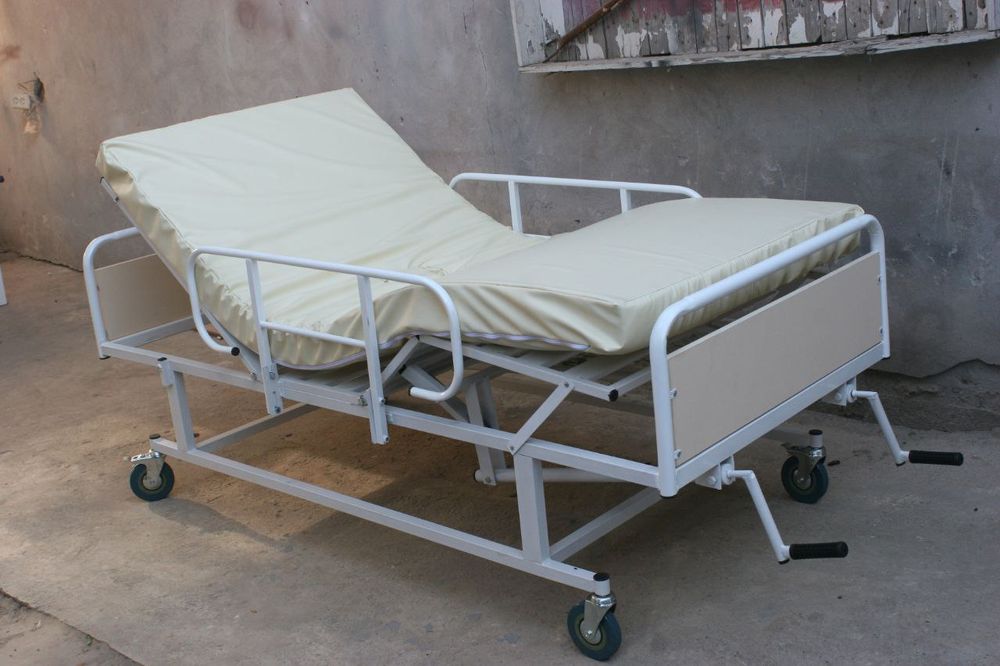 Медицинская кровать