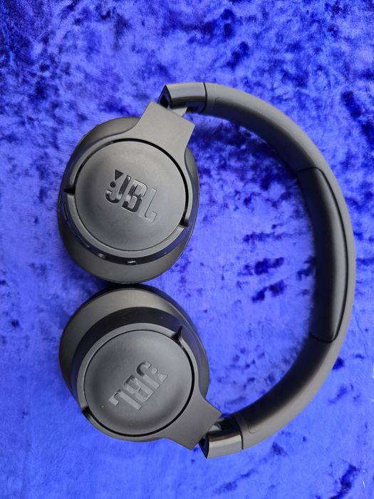 Продам наушник JBL Tune 720BT черный