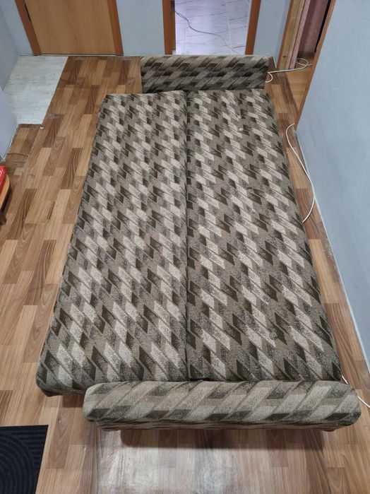 Продам диван и 2 кресла
