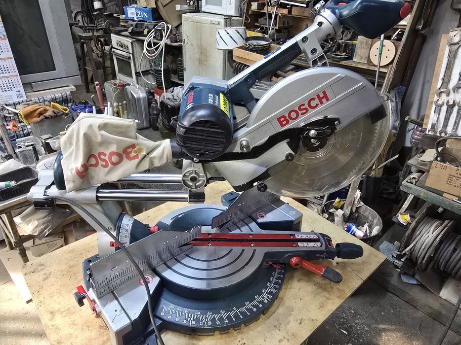 Торцовочная пила Bosch GCM 12 SD