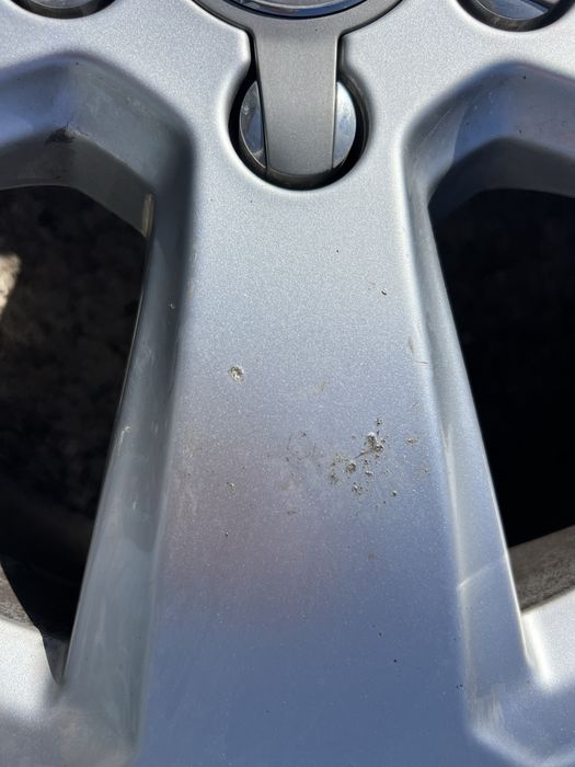 Джанти със ЗИМНИ  гуми 17” от Audi .205/50/17