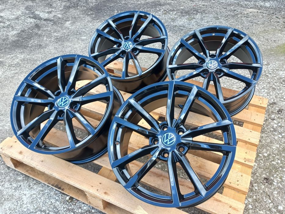 18"Vw Poteria 5x112 Piano Black 8j et45 Golf Passat Tiguan Jetta Touran Чисто Нови.
Poteria Piano Black.