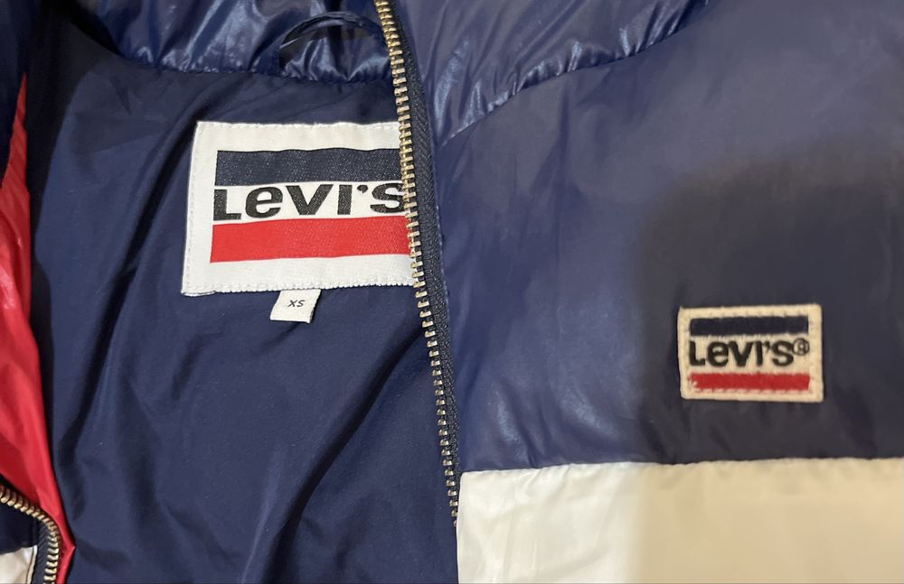 Дамско яке с пух Levis