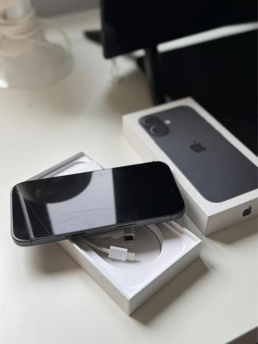 Продаю новый iphone 16
