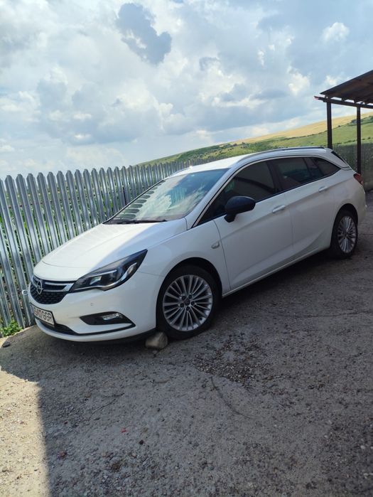 Vând Opel Astra Sports Tourer + 2018
