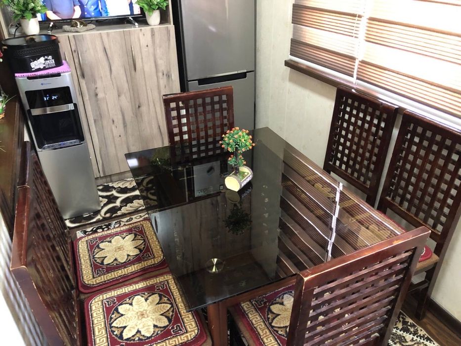 Стол стул кухняга….