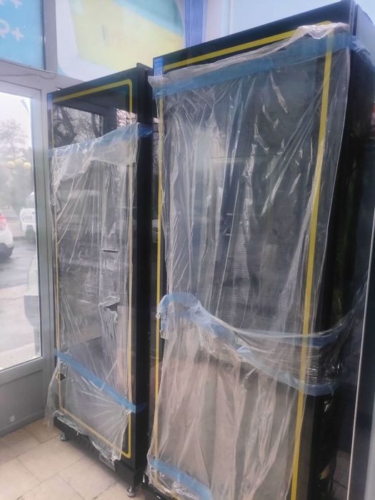 Новые фирменные витринные холодильники DEVI. 750литр