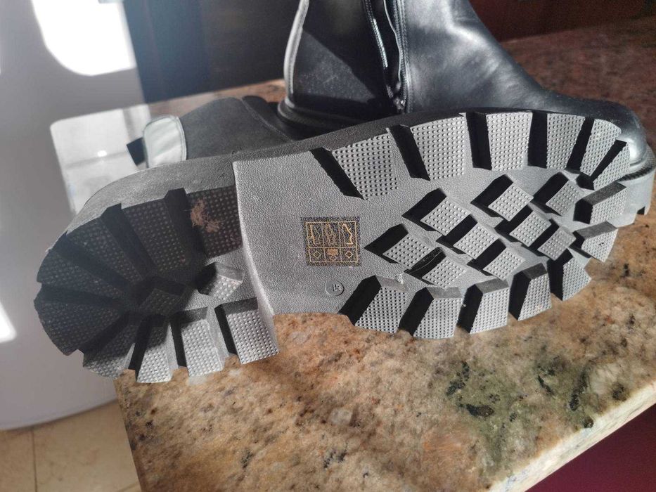 Боти Дамски чисто нови