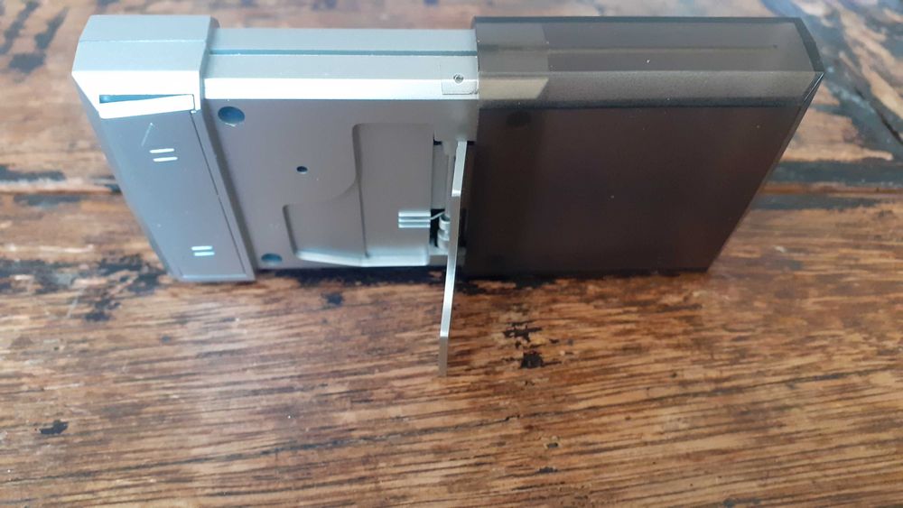 дигитален часовник за бюро и път, с будилник и лупа