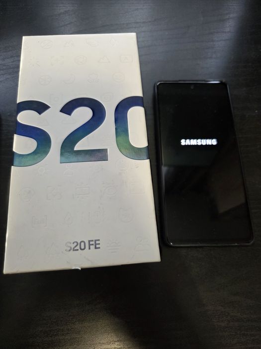 Samsung Galaxy S20FE цвят navy blue 128GB dual SIM