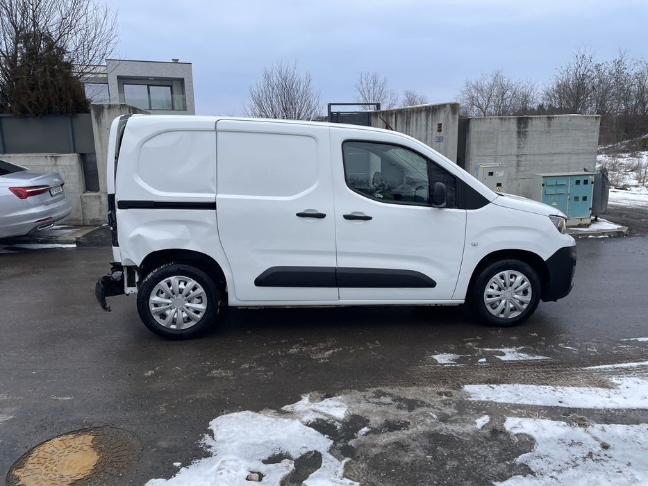 Peugeot Partner 2019 1.5 Diesel avariat spate – merge perfect!