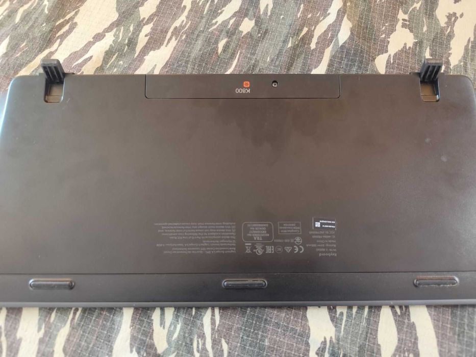 Клавиатура безжична черна Logitech K800 + приемник