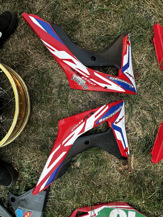 Продавам части за мотори