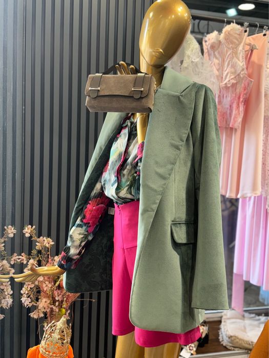 Дава се под наем Магазин в София, Център - 40 кв.м за 25500 € - Снимка #1