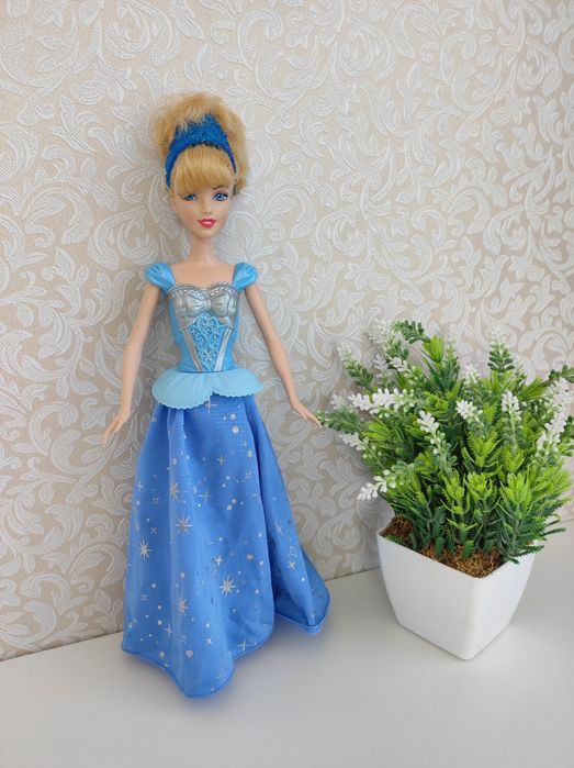 Продам пакет игрушек куклы для девочек Дисней