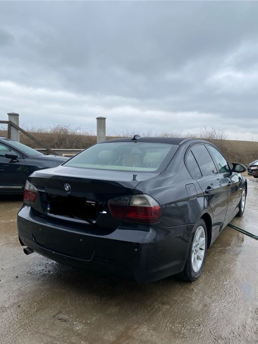 Dezmembrez bmw e90 m47 163 cp orice piesa disponibila