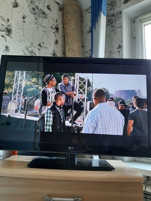 Продается телевизор LG