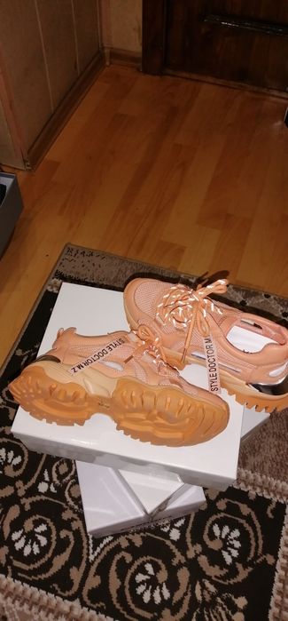 Летние Женские кроссовки 38 размер