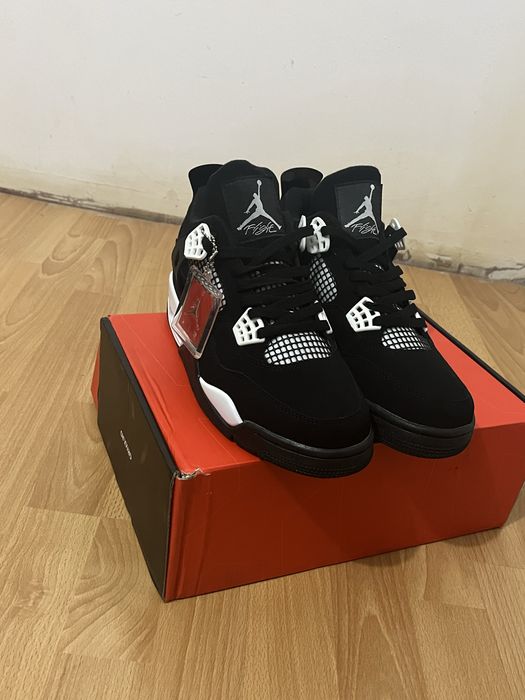 Jordan 4 marimea 42 nefolositi