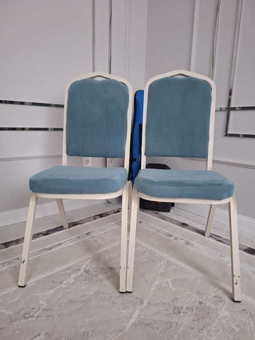 Стульи хорошом сост