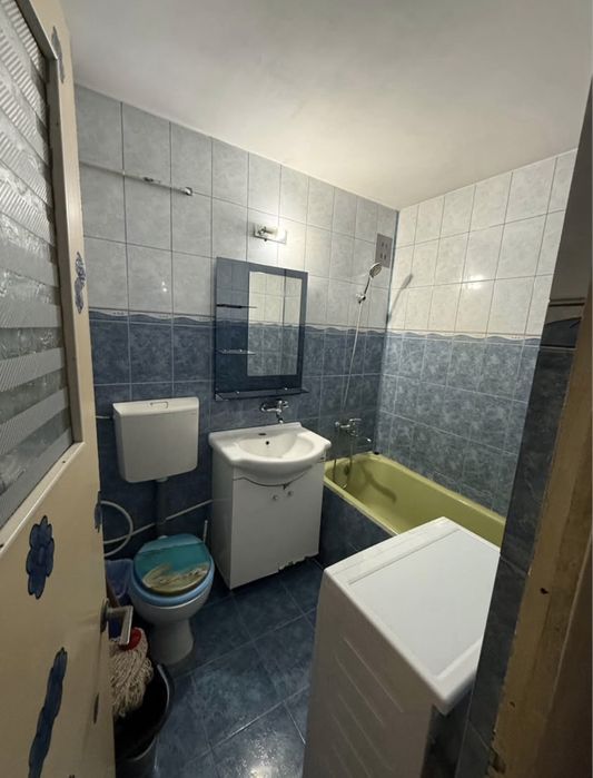 Inchiriez garaoniera zona dovali