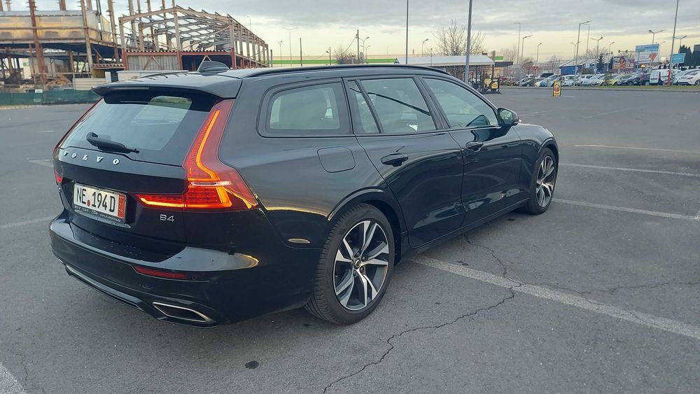 VOLVO V60 D4 197cp 2021 R-DESIGN