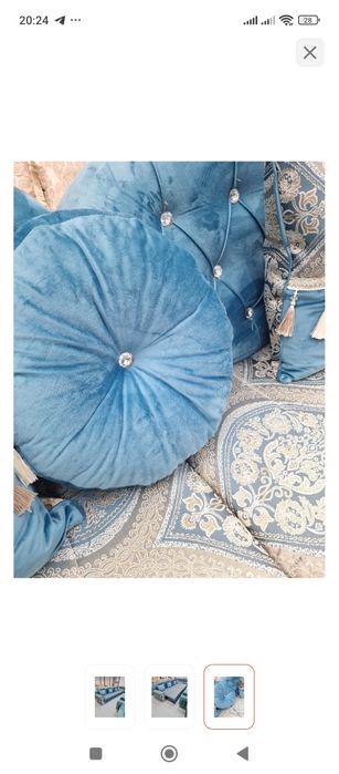 Диван с падушками