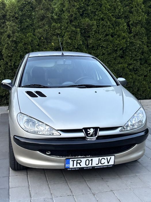 PEUGEOT 206