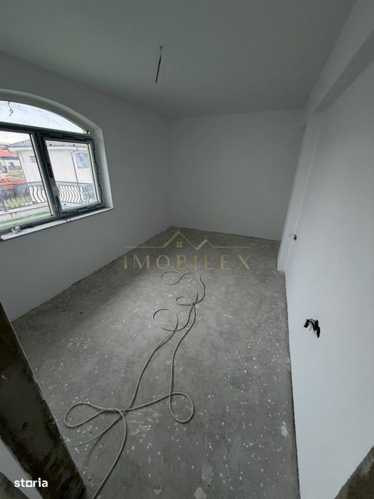 Casa individuala cu 4 camere + Garaj  , panouri fotovoltaice, Dezmir