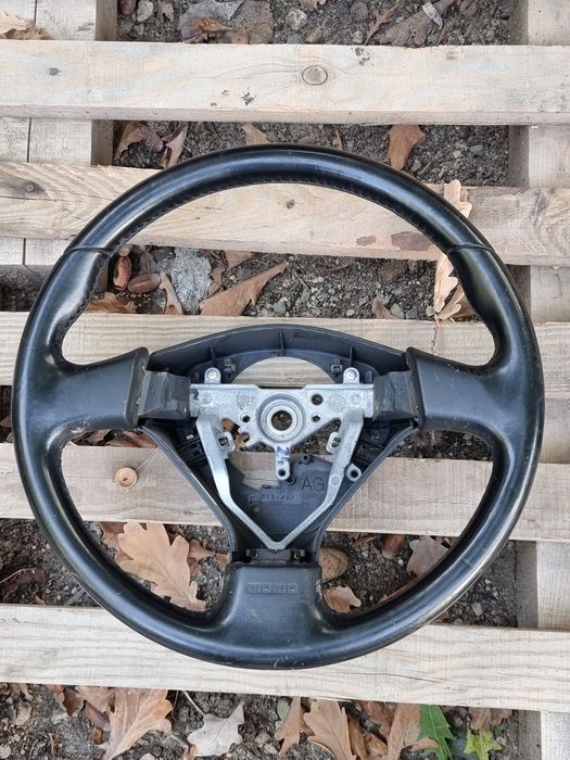 Руль на  Subaru Outback  2008   год .