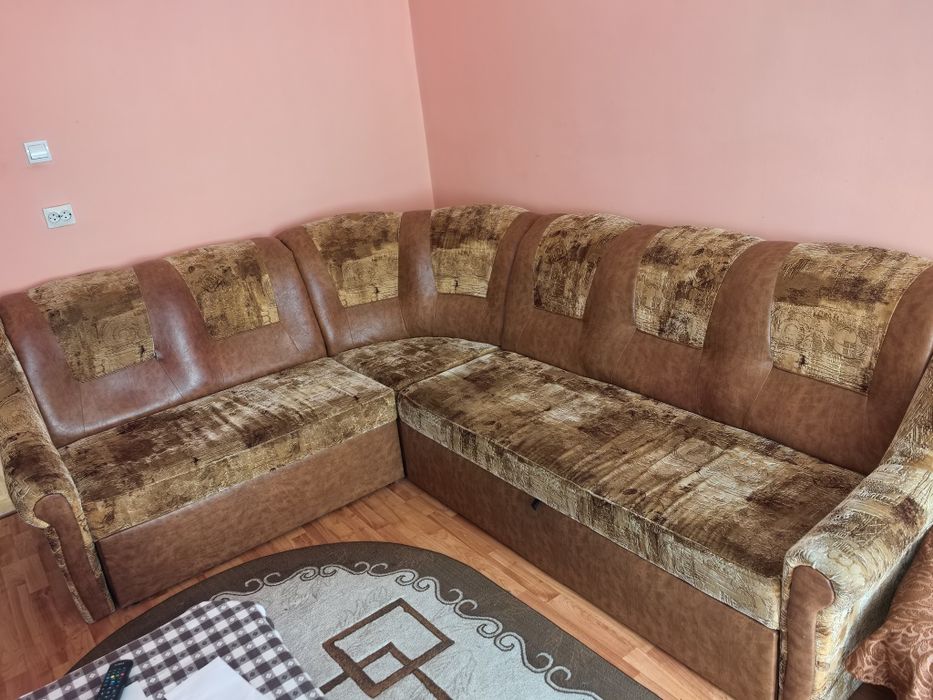 Vând colțar în L