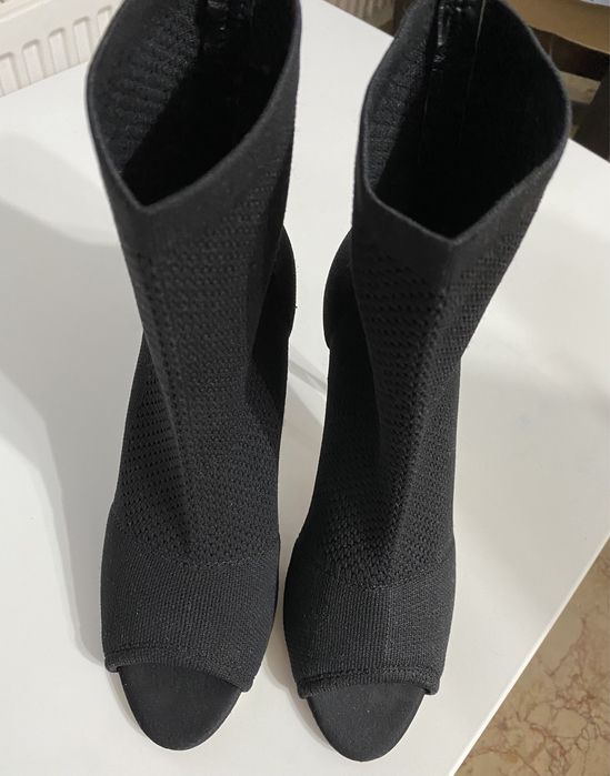 Botină cu vârf decupat tip ciorap Mango marime 38