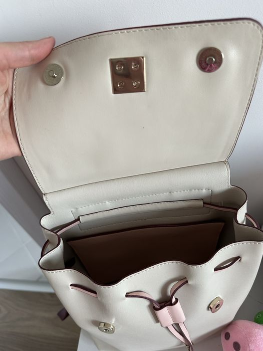 Като нова Раничка на Guess