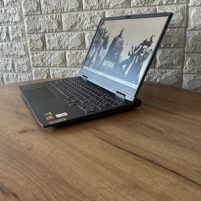 Lenovo LOQ 15.6 AMD Ryzen