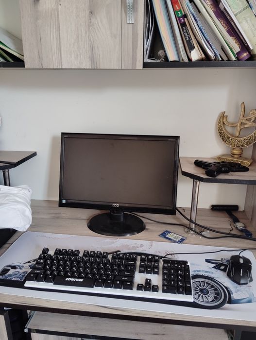 Kampyuter sotiladi srochna