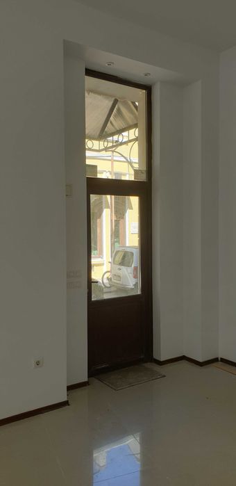 Дава се под наем Магазин в Варна, ЖП Гара - 220 кв.м за 1428 € - Снимка #13