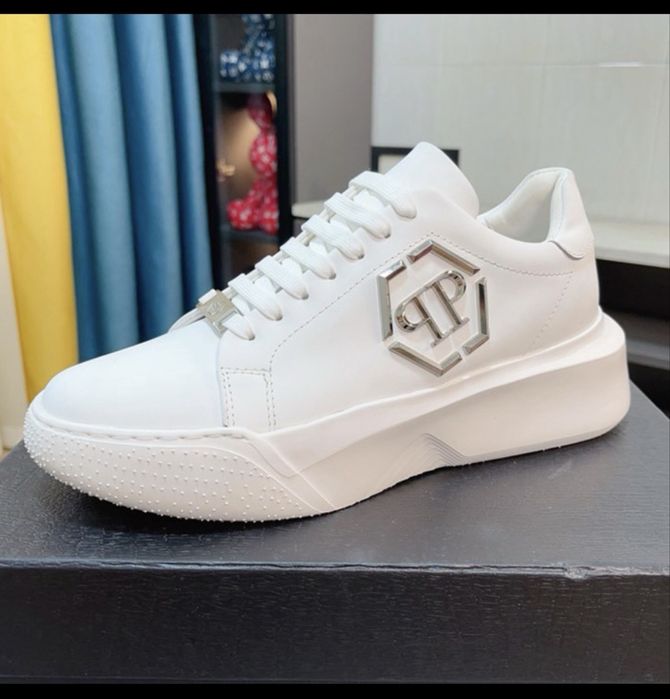 Model •PHILIPP PLEIN Godzilla Runner •MARIME •42