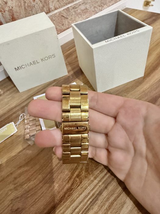 Часовник Michael Kors