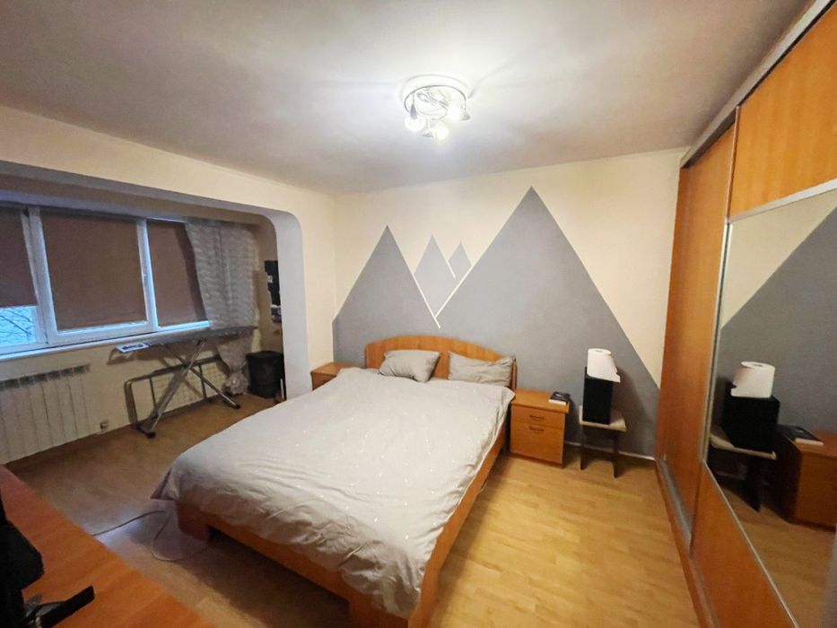 Închiriez apartament.