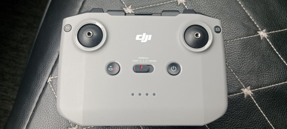 Продам Дрон dji mini 3 можно разукомплектовать