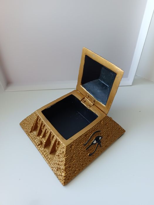 Продам сувениры шкатулки