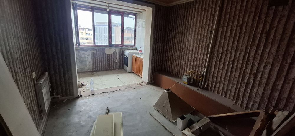 2-3 хона сотилади уртада жойлашган