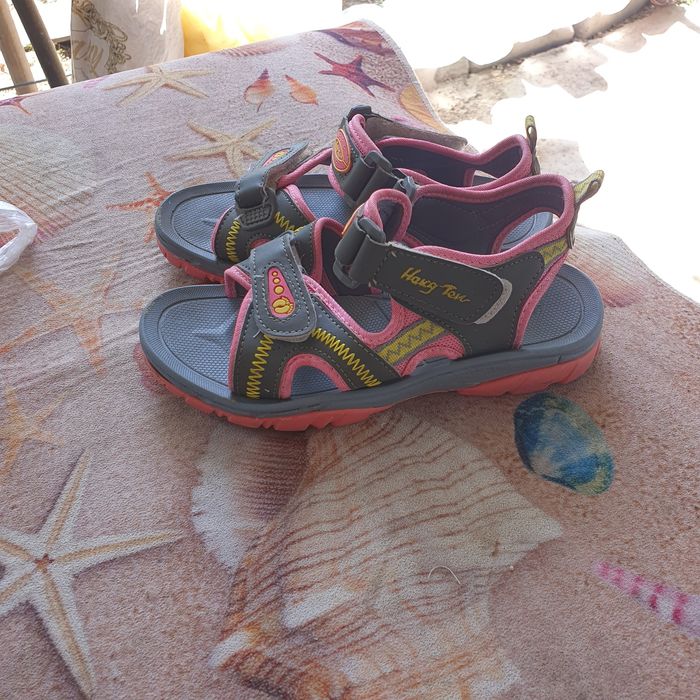 Продам детскую подростковую обувь