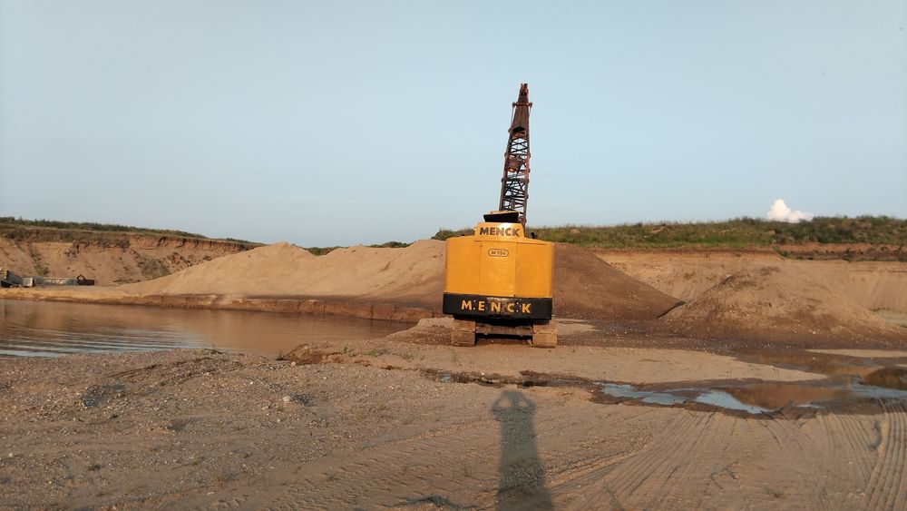 Draglina de vânzare sau de închiriat cu operator