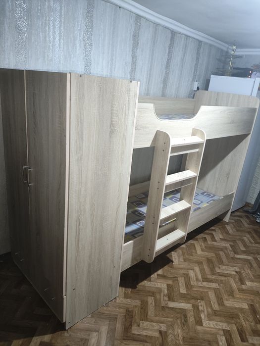 Двух этажная кровать
